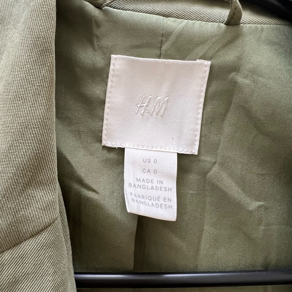 Blazer - Picture 3 of 3